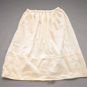 1960's Vintage Greenco Maid All Nylon Tricot Large Short Half-Slip Cream Sz 5